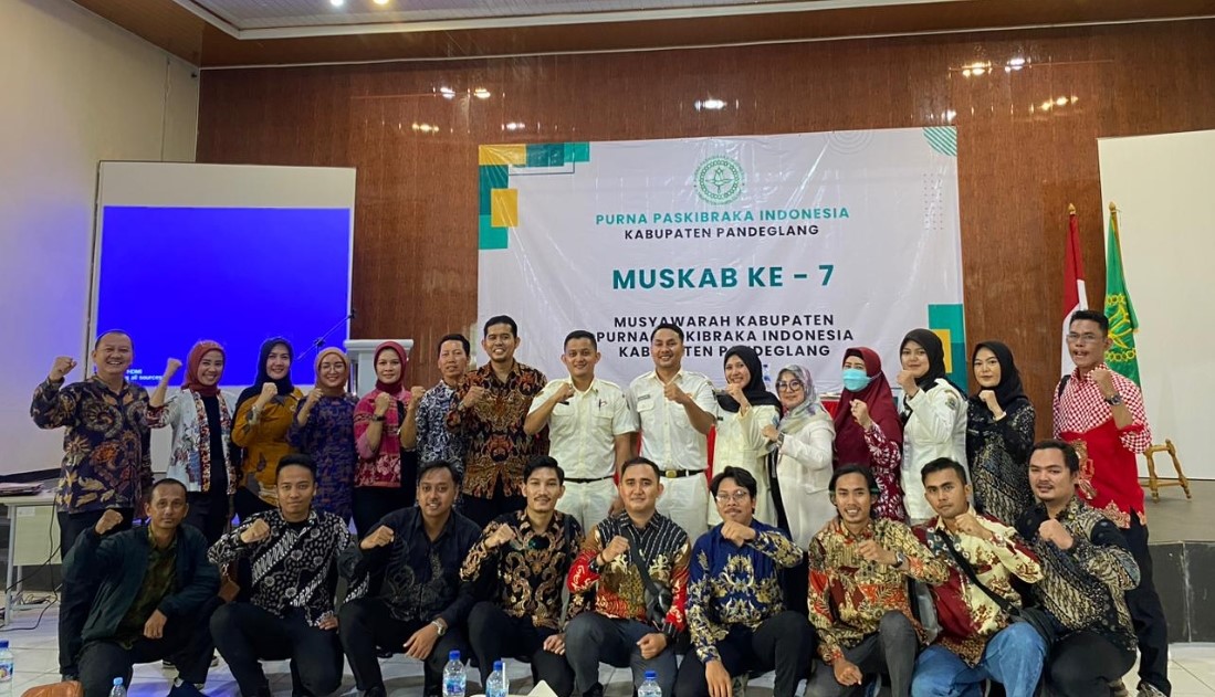 sah-pasangan-fani-dan-royihan-terpilih-sebagai-ketua-purna-paskibraka-indonesia-kabupaten-pandeglang-periode-2024-2029